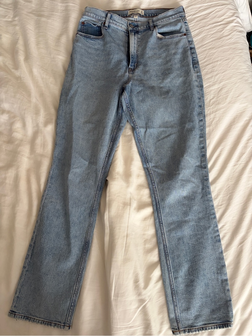 Abercrombie & Fitch Ultra High Rise The 90s Slim Straight - Curve Love -sz 12/31